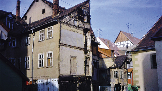Häuser im Verfall in Ostdeuschland
(© Bernhard Seliger)