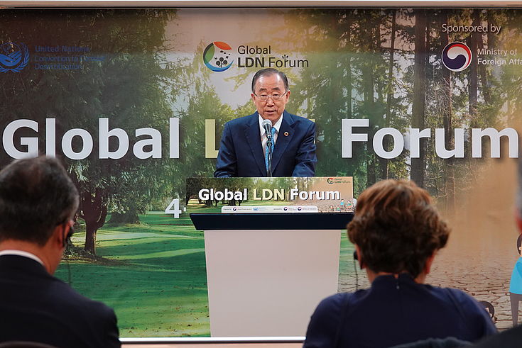 Ban Ki-Moon speaking about global green growth