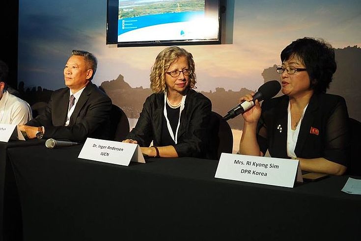 Mrs. RiKyong Sim (DPR Korea), Dr. Inger Andersen (IUCN) and Dr. Prof . Lei Guangchun (VR China)