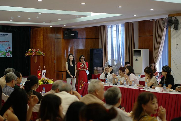 Dr. Choi Hyun-Ah, senior researcher of the Hanns Seidel Foundation, at the training for international cooperation in Vinh, Vietnam