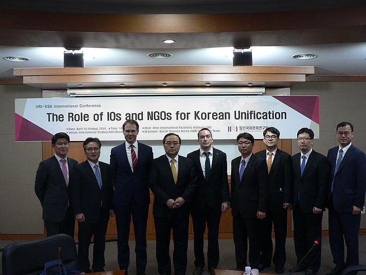 Die Konferenz über "die Rolle von IOs und NGOs bei der koreanischen Wiedervereinigung" wurde vom Ilmin International Relations Institute der Korea University ausgerichtet.