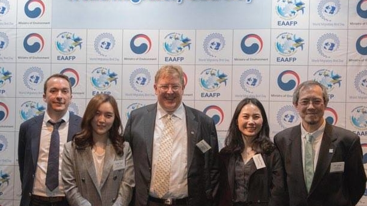 von links: Felix Glenk, Yeobin Yoon, Dr. Bernhard Seliger and Dr. Choi Hyun Ah von der HSS Korea sowie Lew Young, Geschäftsführer der East Asian-Australasian Flyway Partnership
(Foto: Eugene Cheah)