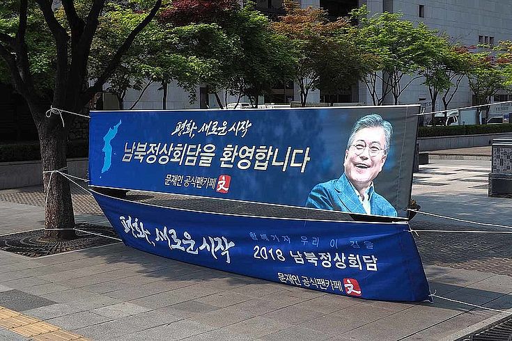 Südkoreas Präsident Moon Jae-In konnte mit dem Gipfeltreffen vor den wichtigen Lokalwahlen punkten. Aber auch Kim Jong-Un hat in der südkoreanischen Öffentlichkeit einen guten Eindruck hinterlassen